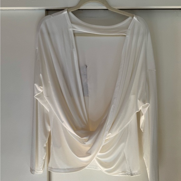 White Long Sleeve Top with Leopard Print Pocket NWOT - Picture 3 of 5